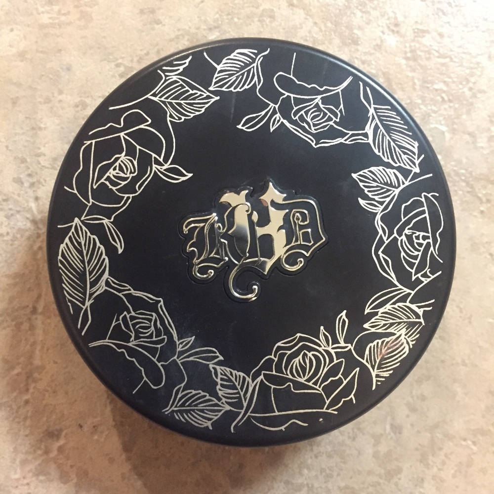 Kat Von D Lock‑It Powder Foundation